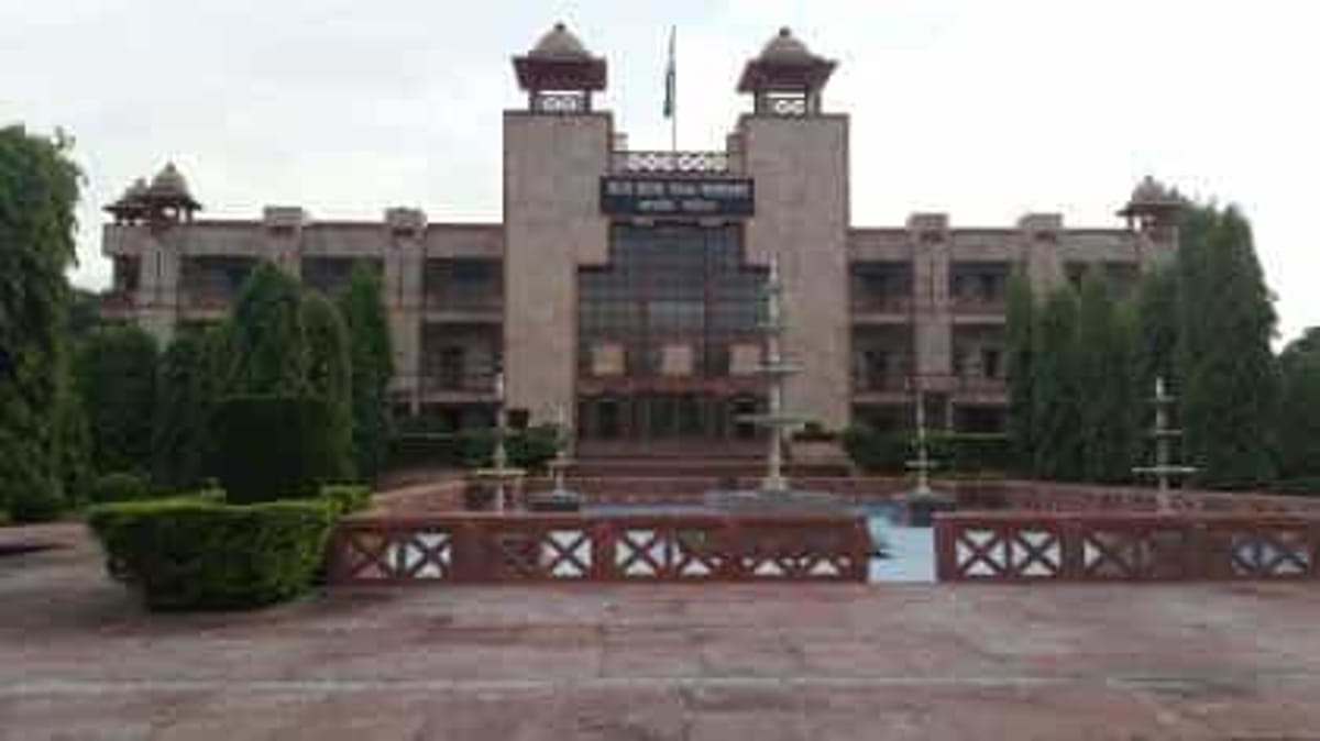 Case can be reopened in Sec 147 where assessee is a dummy concern used to route unaccounted money : HC