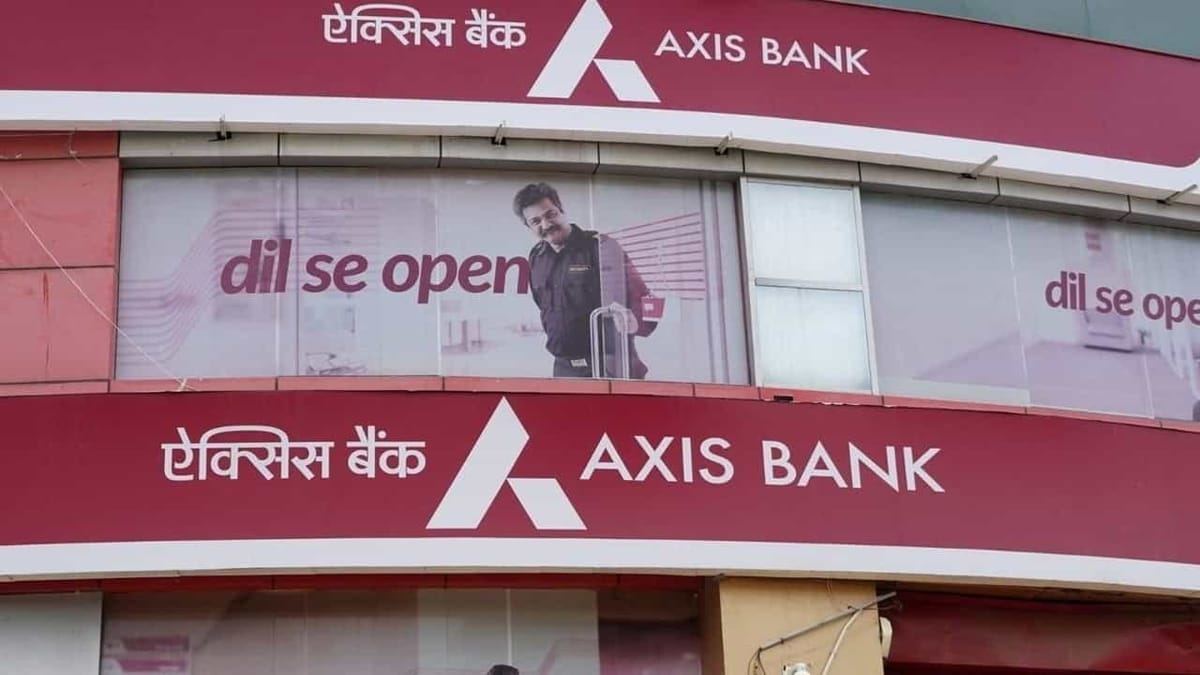 Axis Bank Hiring Graduates, Postgraduates: Check More Details 