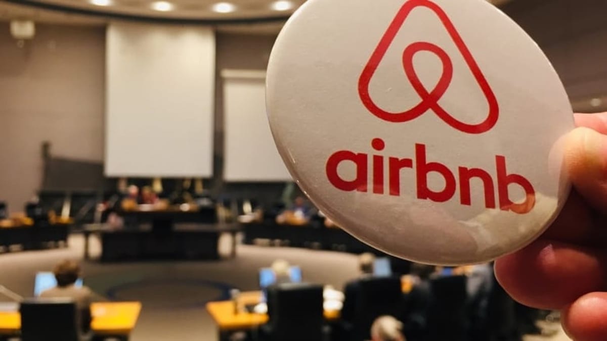 Airbnb Hiring Finance Graduates