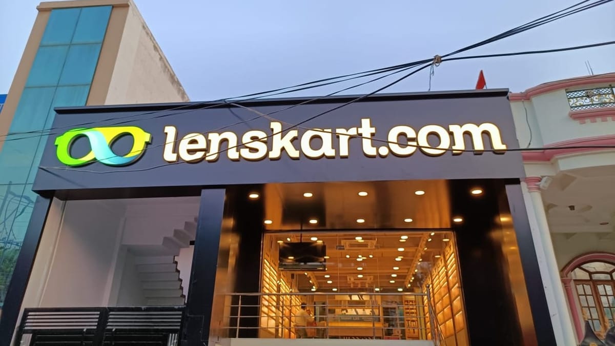 Revenue Analyst Vacancy at Lenskart