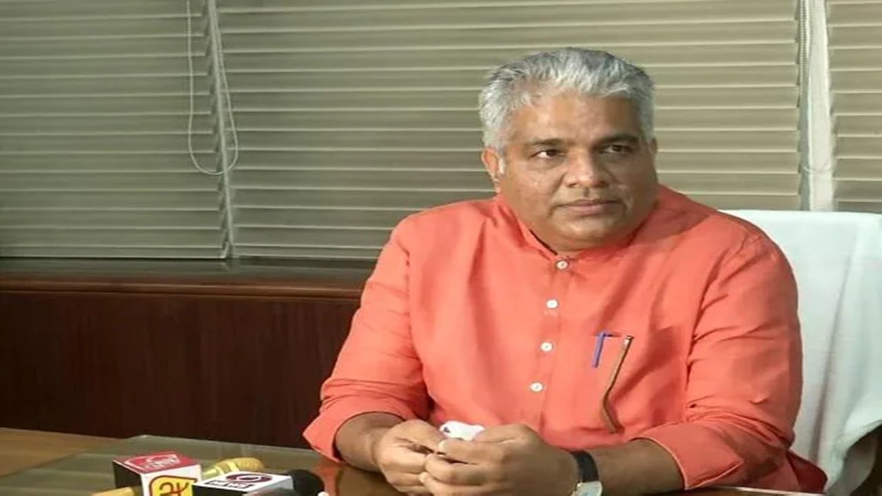 Why Union Labour Minister Applauds EPFO and ESIC on International Women’s Day; Check Details