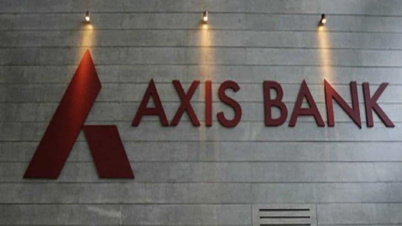 Axis Bank Hiring Graduates, Post Graduates: Check Post Details