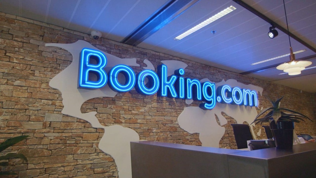 Booking.Com Hiring Graduates for Account Executive Post