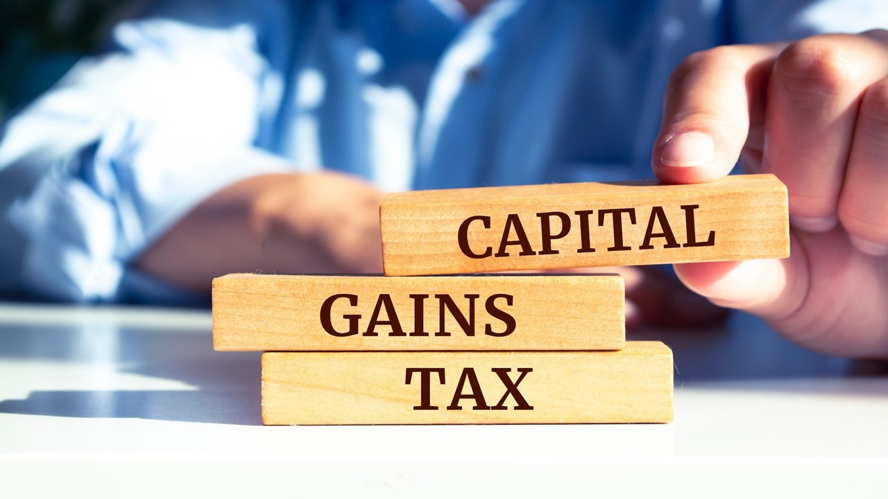 Woman Sells Two Gifted Flats Worth Rs. 6 Crore and Pays No Tax on Capital Gain of Rs. 4.21 Crore [Read ITAT Order]